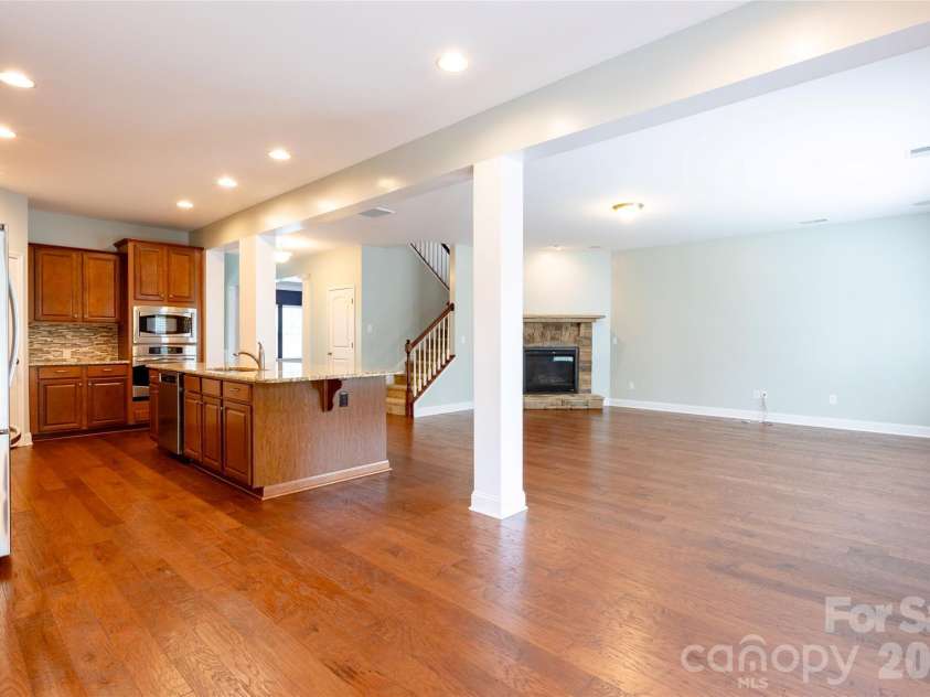 404 Waterlynn Road, Mooresville, NC 28115.  MLS# CAR4405516, YatesRealty ID 52001. 