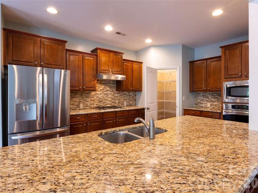 404 Waterlynn Road, Mooresville, NC 28115.  MLS# CAR4405516, YatesRealty ID 52001. 
