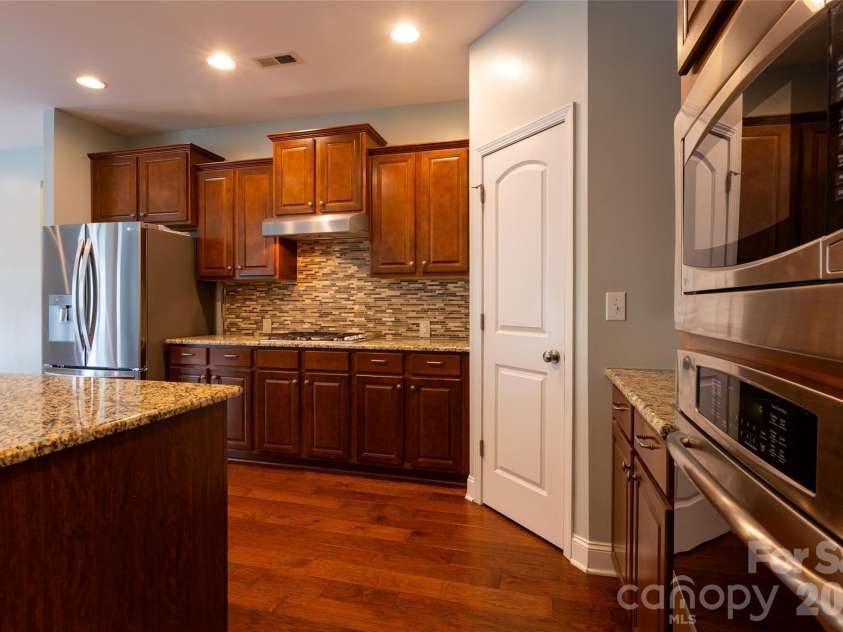 404 Waterlynn Road, Mooresville, NC 28115.  MLS# CAR4405516, YatesRealty ID 52001. 