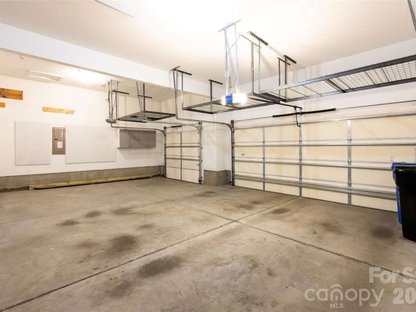 404 Waterlynn Road, Mooresville, NC 28115.  MLS# CAR4405516, YatesRealty ID 52001. 