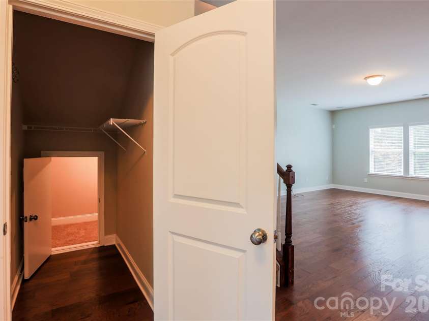 404 Waterlynn Road, Mooresville, NC 28115.  MLS# CAR4405516, YatesRealty ID 52001. 