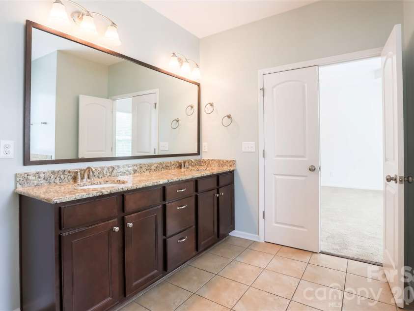 404 Waterlynn Road, Mooresville, NC 28115.  MLS# CAR4405516, YatesRealty ID 52001. 
