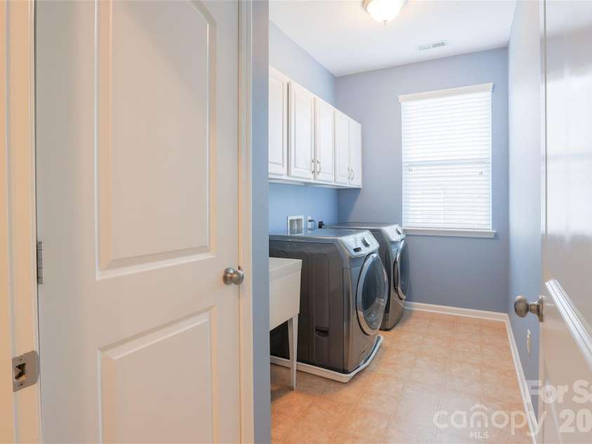 404 Waterlynn Road, Mooresville, NC 28115.  MLS# CAR4405516, YatesRealty ID 52001. 