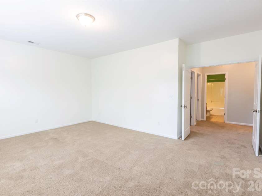 404 Waterlynn Road, Mooresville, NC 28115.  MLS# CAR4405516, YatesRealty ID 52001. 