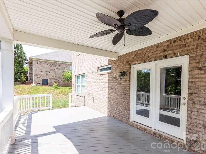 404 Waterlynn Road, Mooresville, NC 28115.  MLS# CAR4405516, YatesRealty ID 52001. 