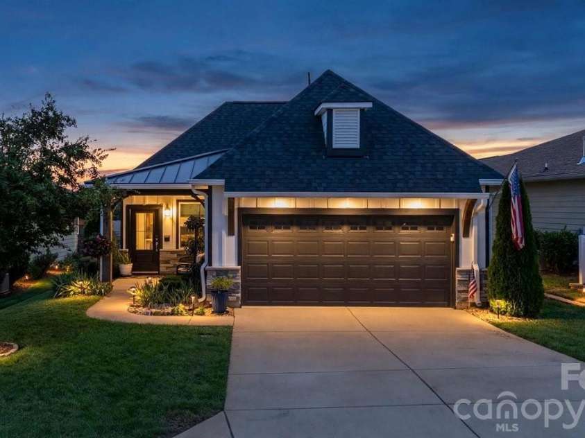 6249 Raven Rock Drive, Denver, NC 28037.  MLS# CAR4424337, YatesRealty ID 52002. 