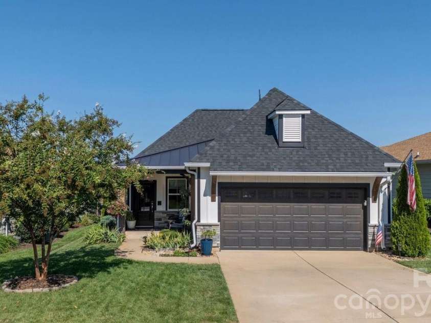 6249 Raven Rock Drive, Denver, NC 28037.  MLS# CAR4424337, YatesRealty ID 52002. 