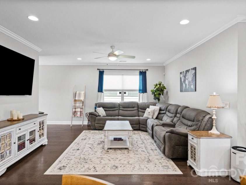 6249 Raven Rock Drive, Denver, NC 28037.  MLS# CAR4424337, YatesRealty ID 52002. 