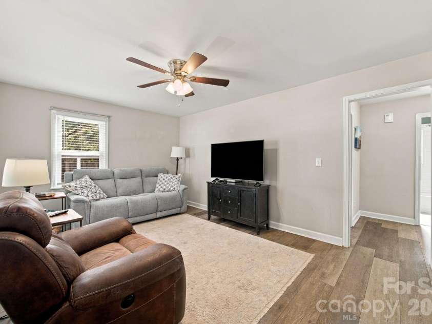 208 Faile Street, Fort Mill, SC 29715.  MLS# CAR4424368, YatesRealty ID 52003. 