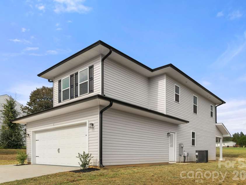 2005 Germany Drive, Dallas, NC 28034.  MLS# CAR4425875, YatesRealty ID 52006. 