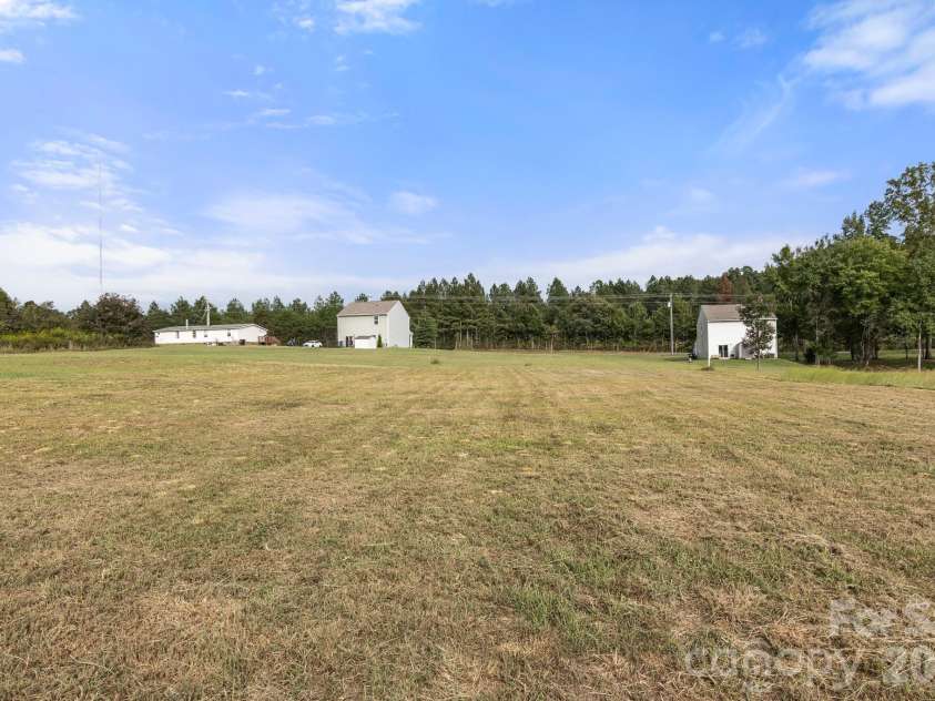 2005 Germany Drive, Dallas, NC 28034.  MLS# CAR4425875, YatesRealty ID 52006. 