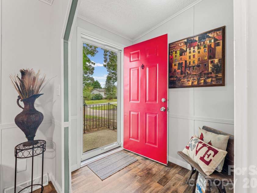 121 Regatta Lane, Mooresville, NC 28115.  MLS# CAR4426192, YatesRealty ID 52008. 