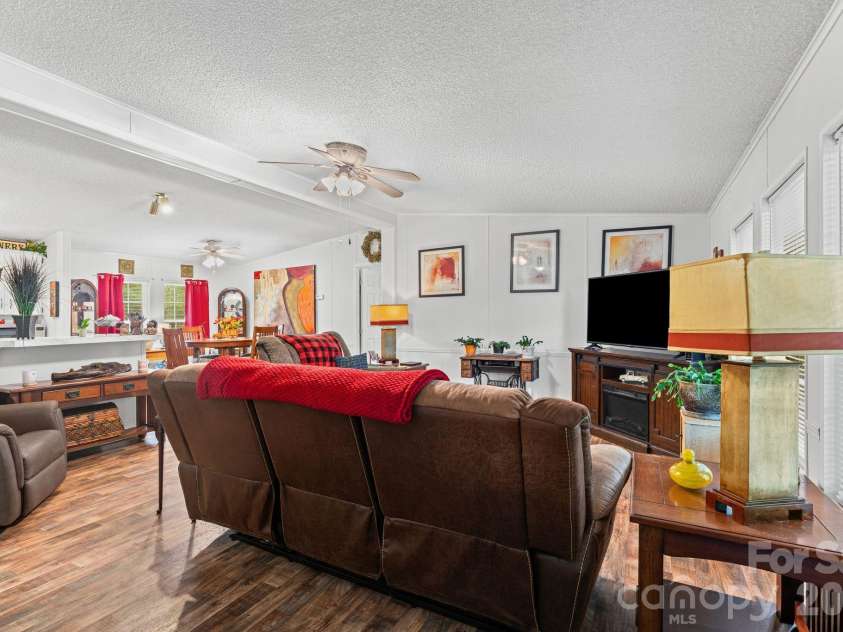 121 Regatta Lane, Mooresville, NC 28115.  MLS# CAR4426192, YatesRealty ID 52008. 