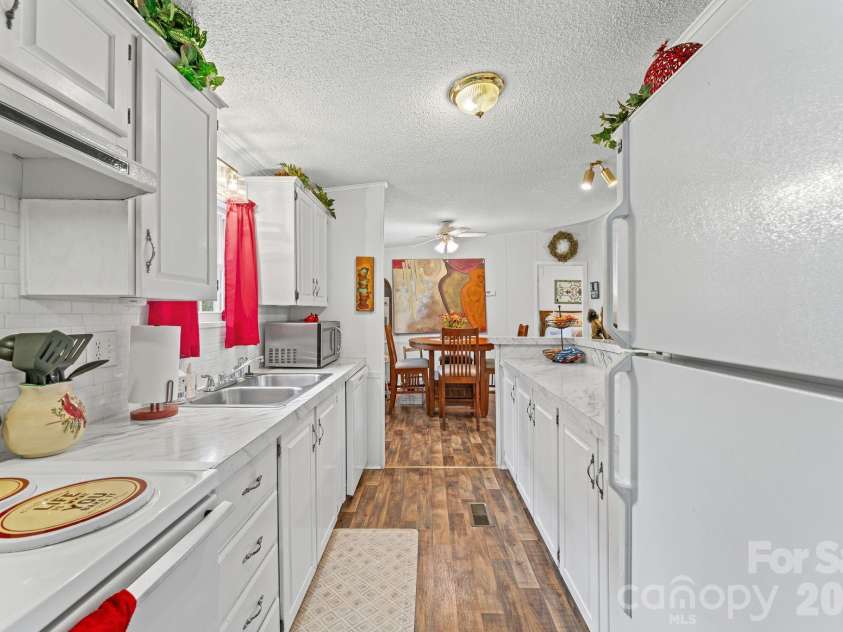 121 Regatta Lane, Mooresville, NC 28115.  MLS# CAR4426192, YatesRealty ID 52008. 