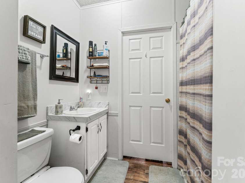 121 Regatta Lane, Mooresville, NC 28115.  MLS# CAR4426192, YatesRealty ID 52008. 
