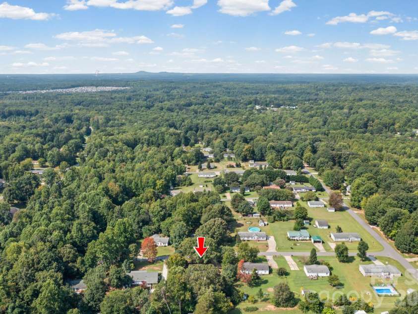 121 Regatta Lane, Mooresville, NC 28115.  MLS# CAR4426192, YatesRealty ID 52008. 