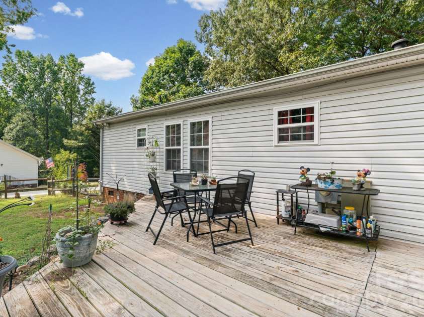121 Regatta Lane, Mooresville, NC 28115.  MLS# CAR4426192, YatesRealty ID 52008. 