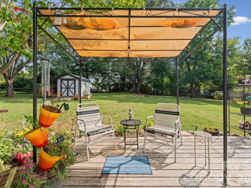 121 Regatta Lane, Mooresville, NC 28115.  MLS# CAR4426192, YatesRealty ID 52008. 