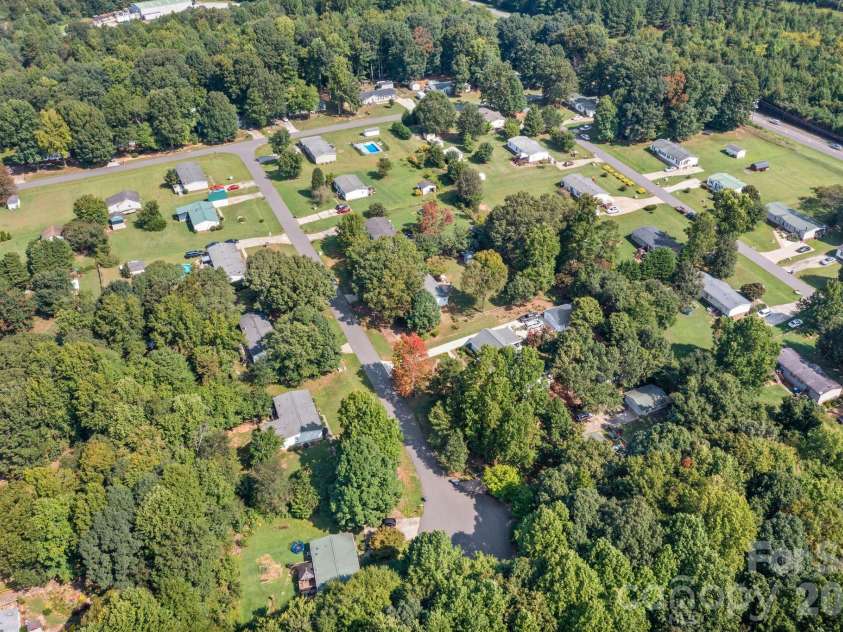 121 Regatta Lane, Mooresville, NC 28115.  MLS# CAR4426192, YatesRealty ID 52008. 
