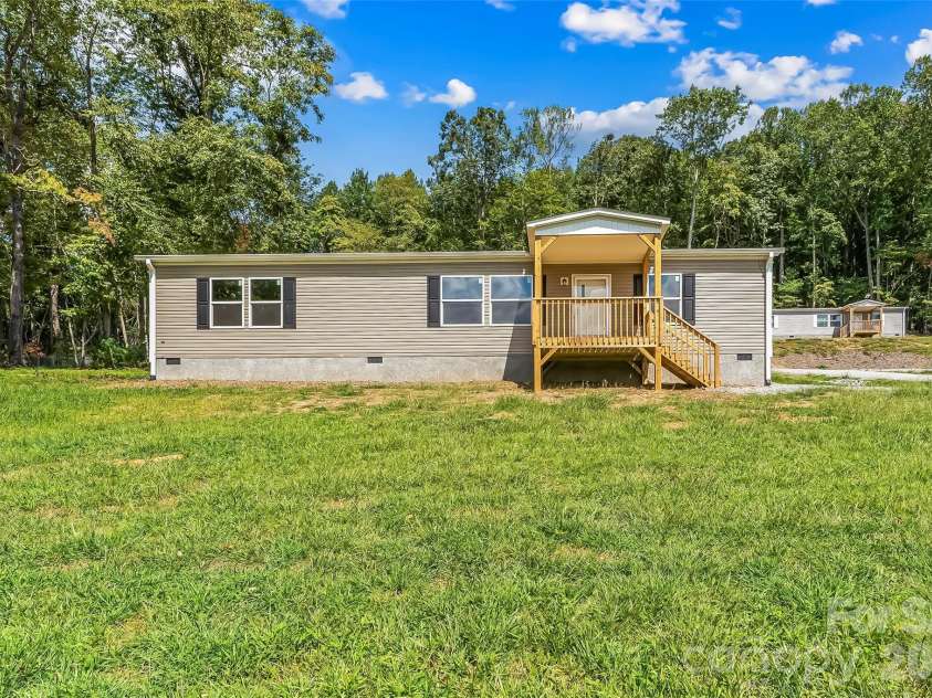 163 Ada Way, Hendersonville, NC 28791.  MLS# CAR4424802, YatesRealty ID 52009. 163 Ada Way