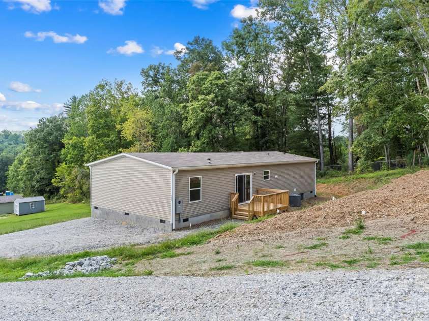 163 Ada Way, Hendersonville, NC 28791.  MLS# CAR4424802, YatesRealty ID 52009. 163 Ada Way