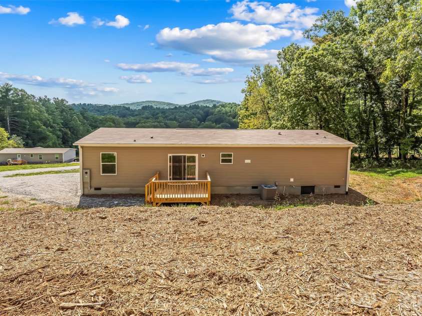 163 Ada Way, Hendersonville, NC 28791.  MLS# CAR4424802, YatesRealty ID 52009. 163 Ada Way