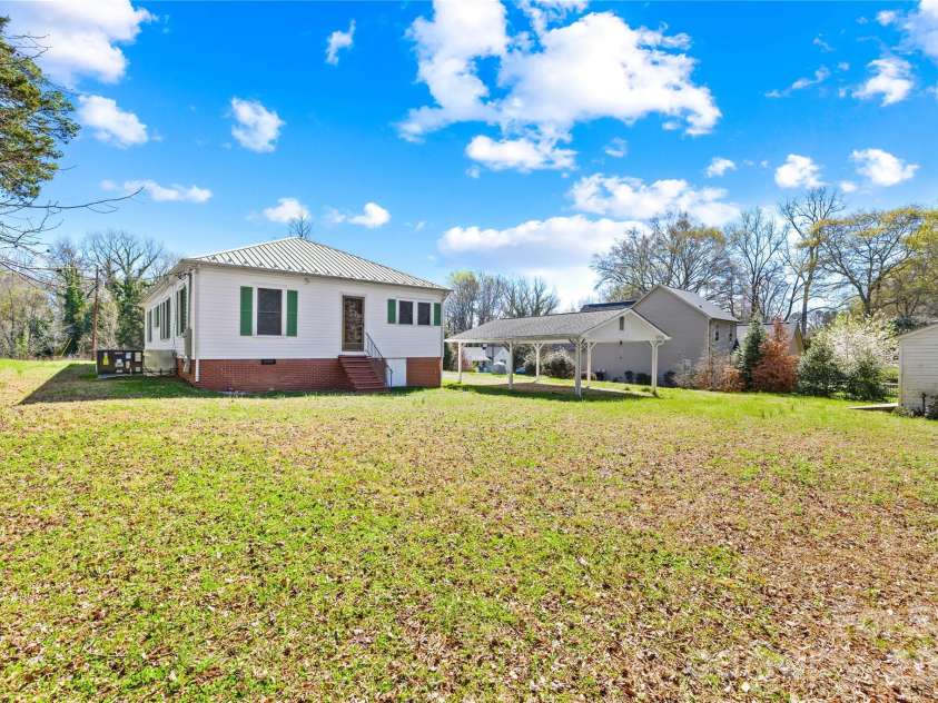 5135 Tucker Avenue, Kannapolis, NC 28081.  MLS# CAR4359528, YatesRealty ID 5201. 