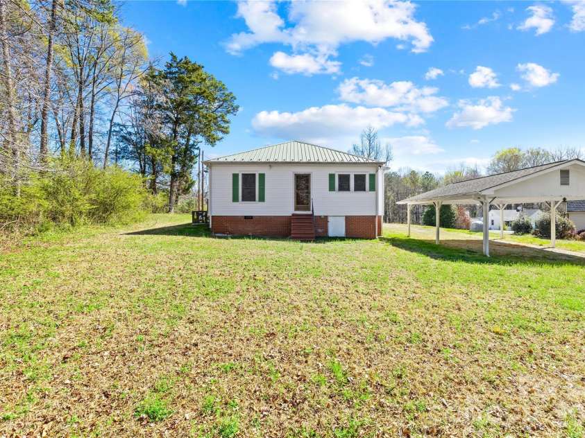 5135 Tucker Avenue, Kannapolis, NC 28081.  MLS# CAR4359528, YatesRealty ID 5201. 