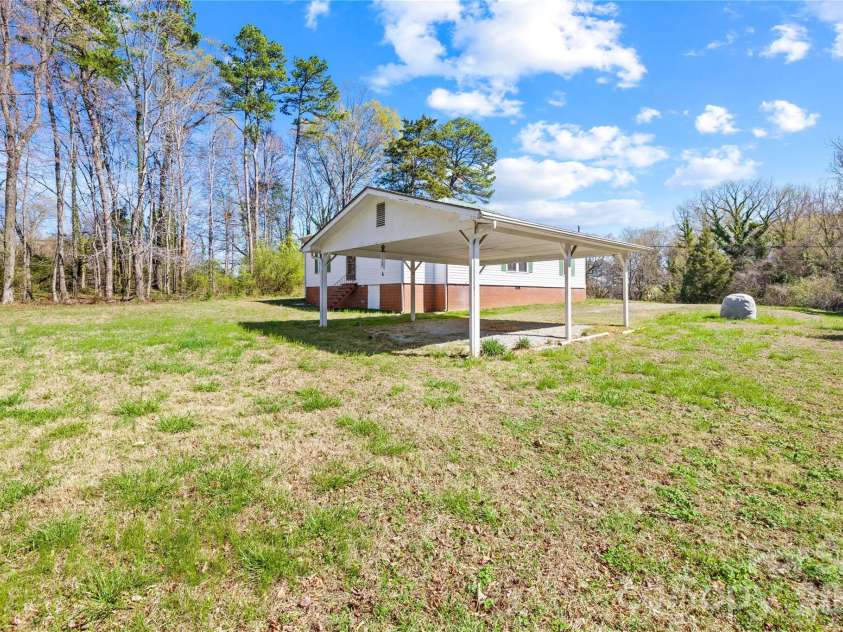 5135 Tucker Avenue, Kannapolis, NC 28081.  MLS# CAR4359528, YatesRealty ID 5201. 