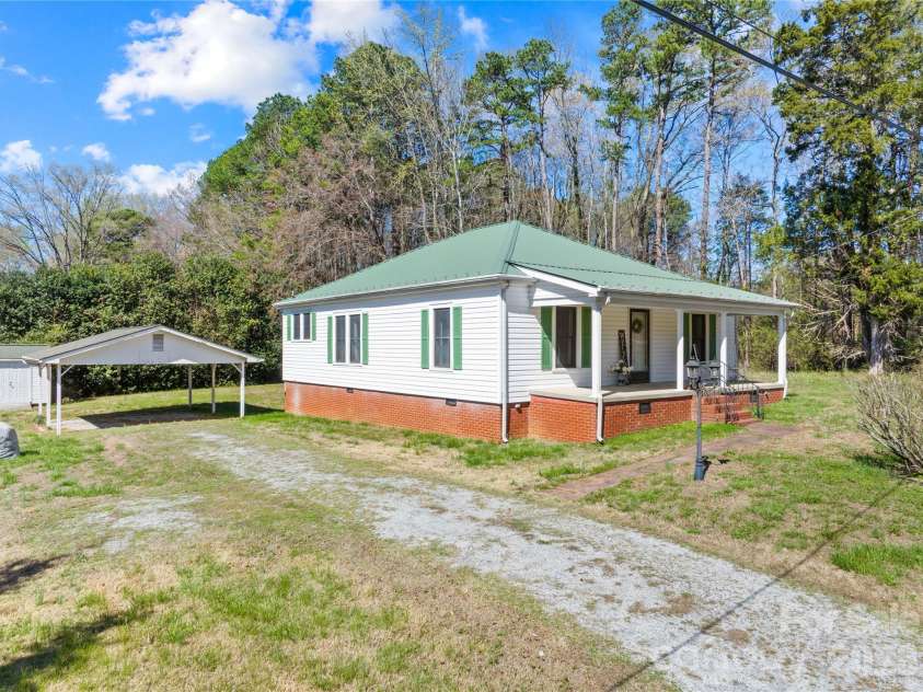 5135 Tucker Avenue, Kannapolis, NC 28081.  MLS# CAR4359528, YatesRealty ID 5201. 