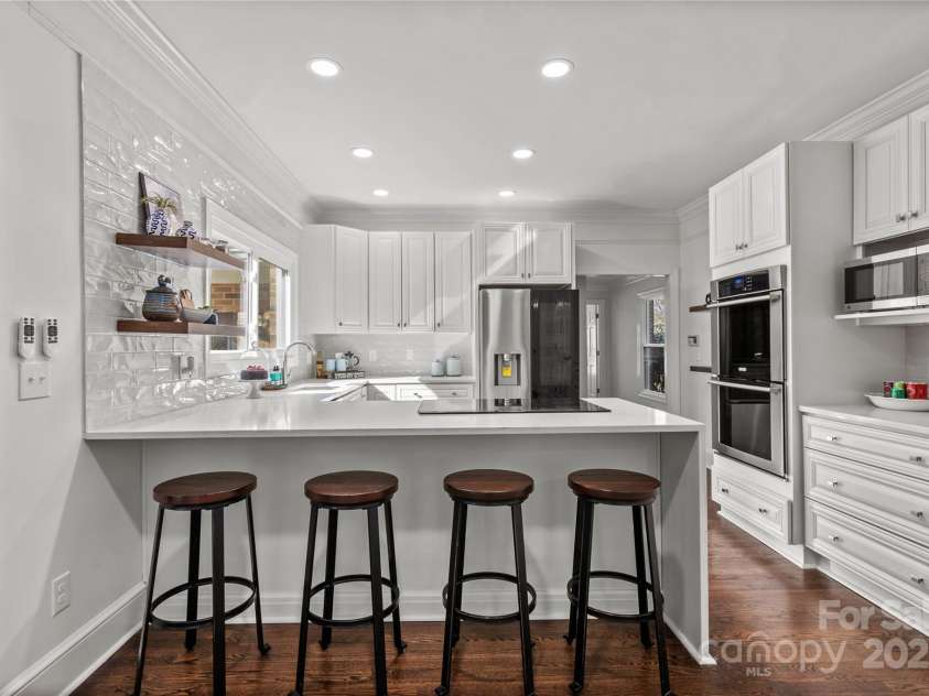 8503 Foxbridge Drive, Matthews, NC 28104.  MLS# CAR4179020, YatesRealty ID 5201. 