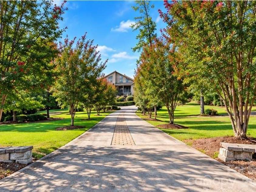 1024 Lyndon Drive, Lancaster, SC 29720.  MLS# CAR4426514, YatesRealty ID 52010. 