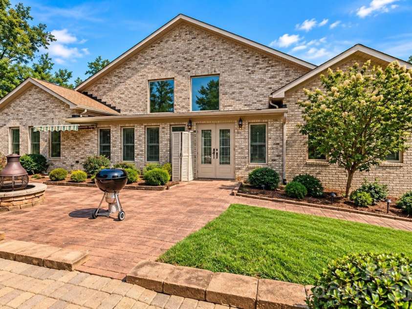 1024 Lyndon Drive, Lancaster, SC 29720.  MLS# CAR4426514, YatesRealty ID 52010. 