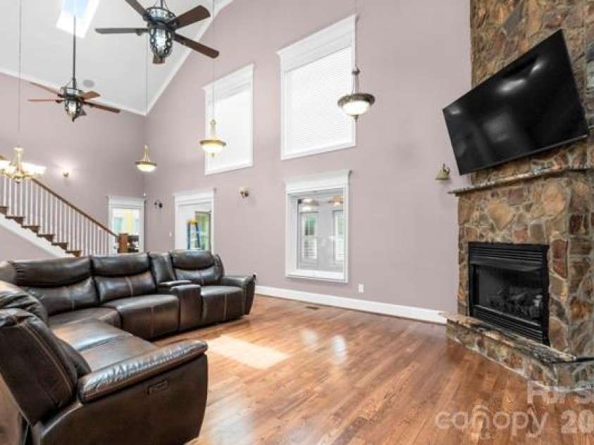1024 Lyndon Drive, Lancaster, SC 29720.  MLS# CAR4426514, YatesRealty ID 52010. 