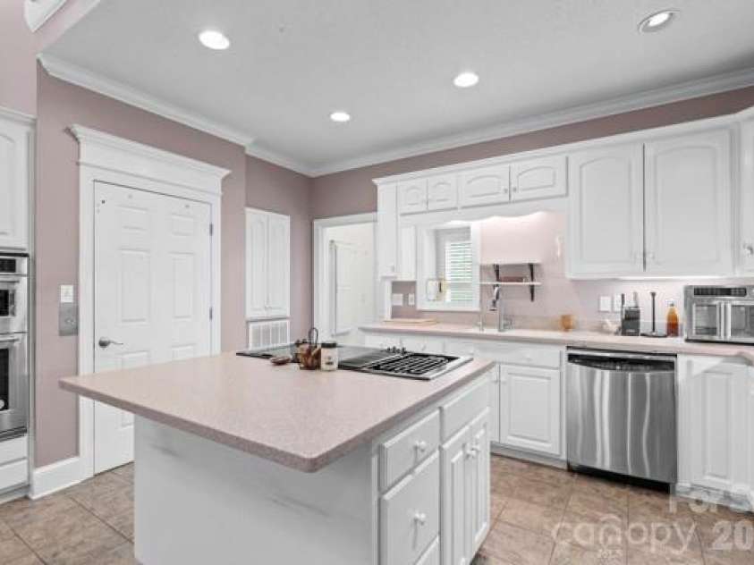 1024 Lyndon Drive, Lancaster, SC 29720.  MLS# CAR4426514, YatesRealty ID 52010. 
