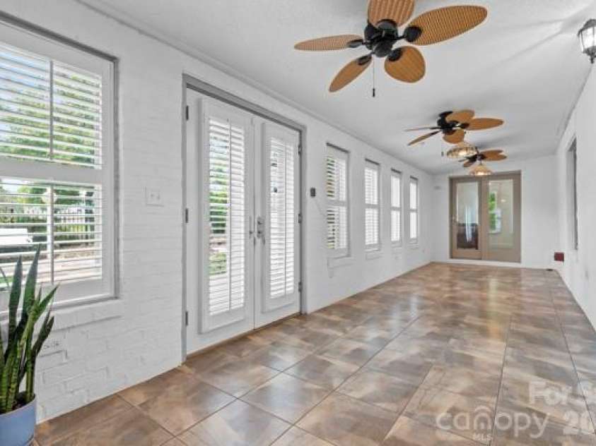 1024 Lyndon Drive, Lancaster, SC 29720.  MLS# CAR4426514, YatesRealty ID 52010. 