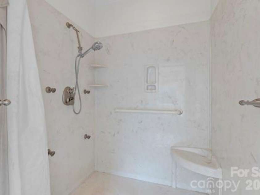 1024 Lyndon Drive, Lancaster, SC 29720.  MLS# CAR4426514, YatesRealty ID 52010. 