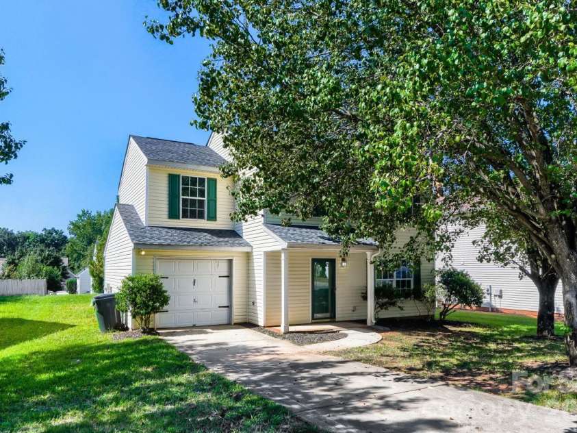 4125 Brawer Farm Drive, Charlotte, NC 28269.  MLS# CAR4426371, YatesRealty ID 52011. 