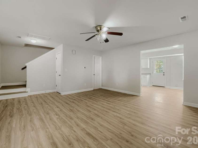 4125 Brawer Farm Drive, Charlotte, NC 28269.  MLS# CAR4426371, YatesRealty ID 52011. 