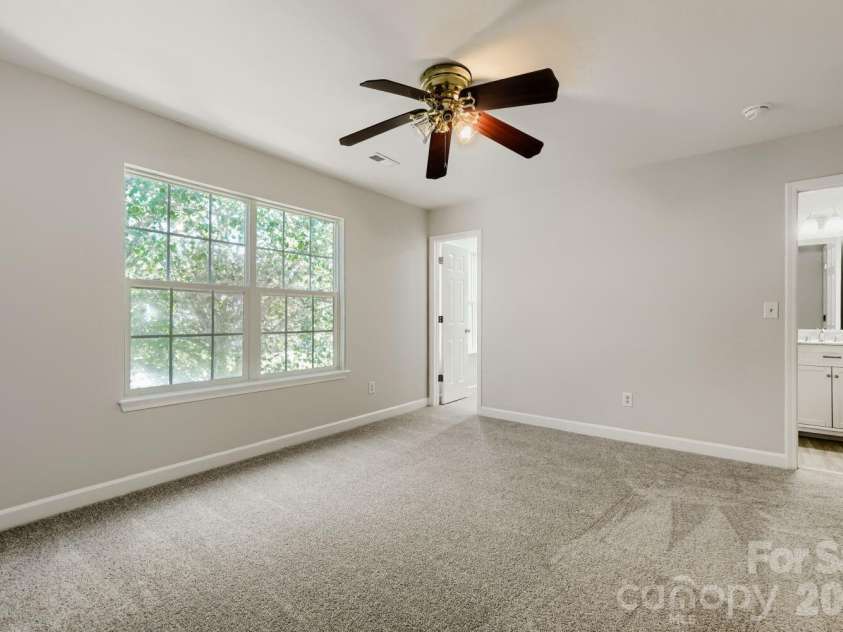 4125 Brawer Farm Drive, Charlotte, NC 28269.  MLS# CAR4426371, YatesRealty ID 52011. 