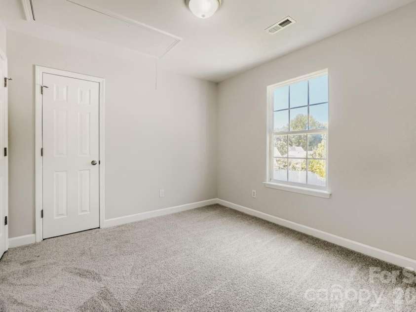 4125 Brawer Farm Drive, Charlotte, NC 28269.  MLS# CAR4426371, YatesRealty ID 52011. 