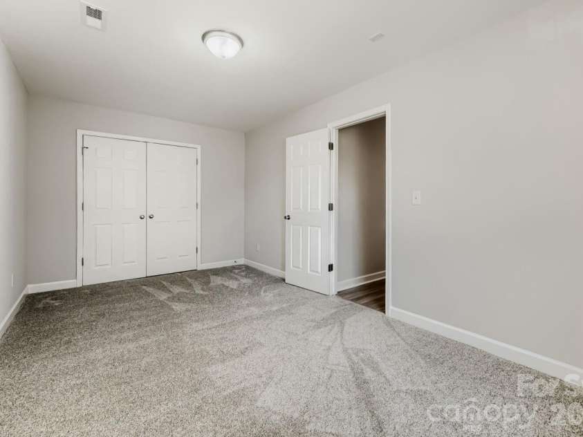 4125 Brawer Farm Drive, Charlotte, NC 28269.  MLS# CAR4426371, YatesRealty ID 52011. 
