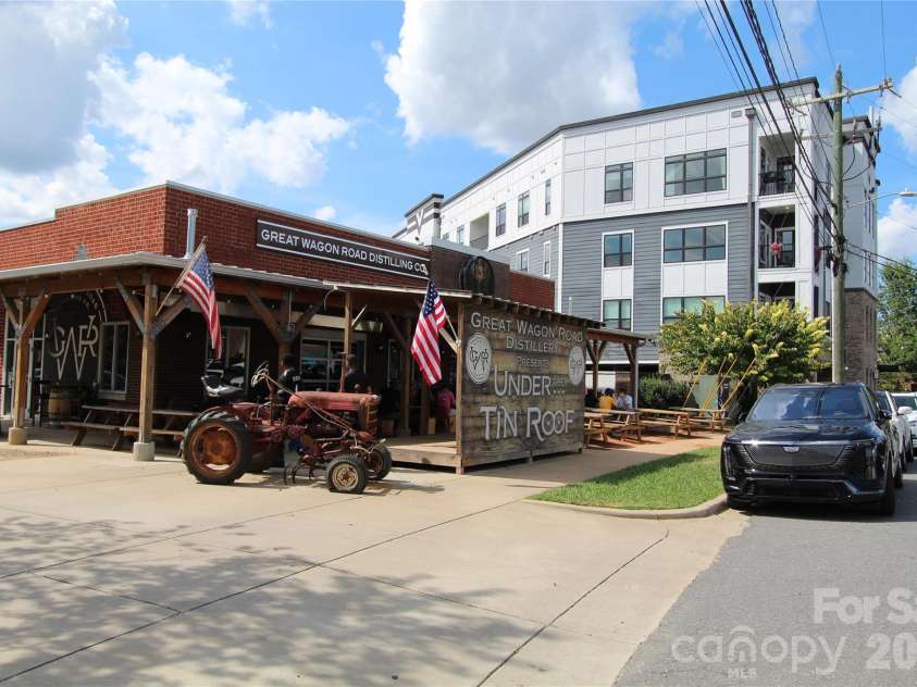 505 Cubitt Court, Charlotte, NC 28205.  MLS# CAR4424707, YatesRealty ID 52016. 