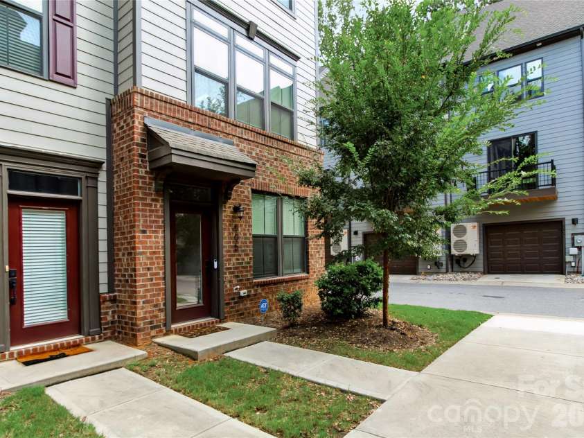 505 Cubitt Court, Charlotte, NC 28205.  MLS# CAR4424707, YatesRealty ID 52016. 