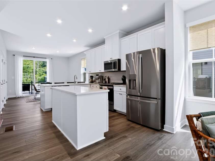 505 Cubitt Court, Charlotte, NC 28205.  MLS# CAR4424707, YatesRealty ID 52016. 