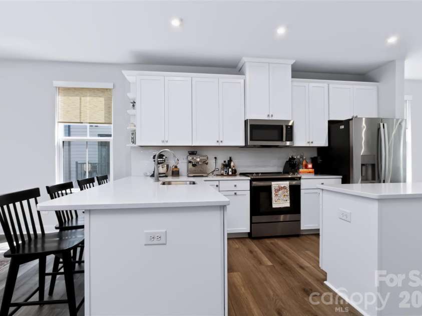 505 Cubitt Court, Charlotte, NC 28205.  MLS# CAR4424707, YatesRealty ID 52016. 