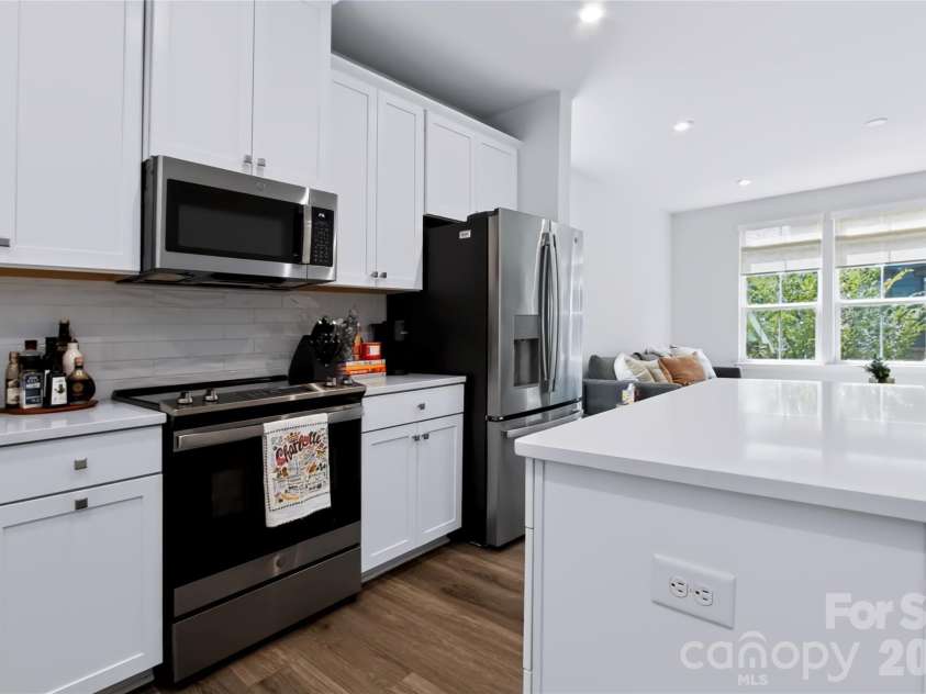 505 Cubitt Court, Charlotte, NC 28205.  MLS# CAR4424707, YatesRealty ID 52016. 