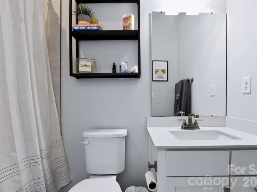 505 Cubitt Court, Charlotte, NC 28205.  MLS# CAR4424707, YatesRealty ID 52016. 