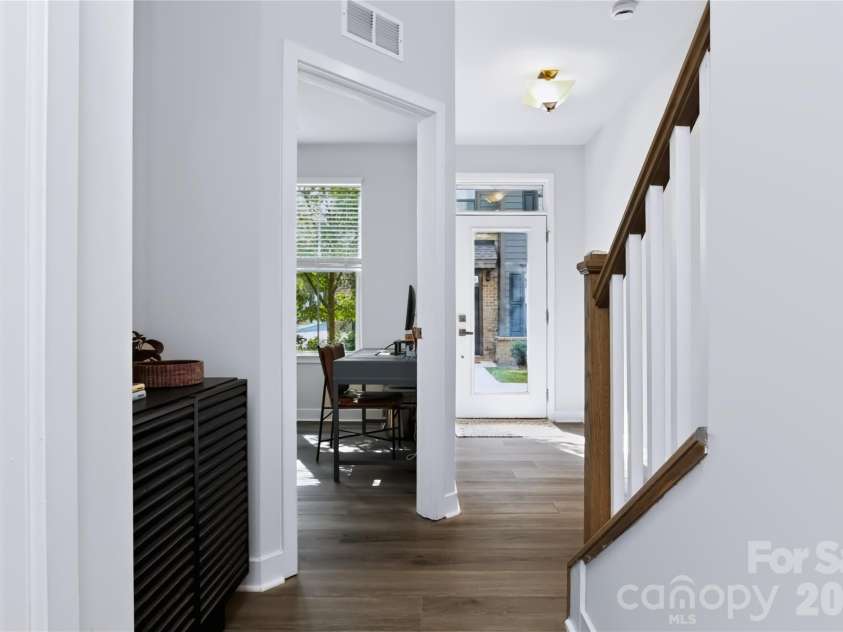 505 Cubitt Court, Charlotte, NC 28205.  MLS# CAR4424707, YatesRealty ID 52016. 