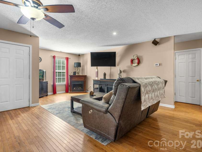 4218 Piney Road, Morganton, NC 28655.  MLS# CAR4425976, YatesRealty ID 52018. 
